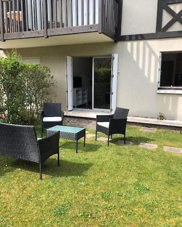 Magnifique 2P en Rez-de-jardin orienté SUD à 2 pas de la plage Cabourg Exterior foto